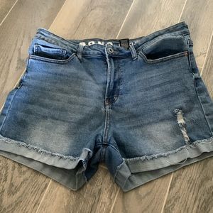 Cuffed denim shorts